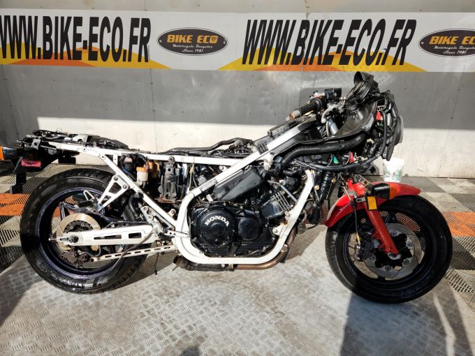 HONDA VF 1000 R 4