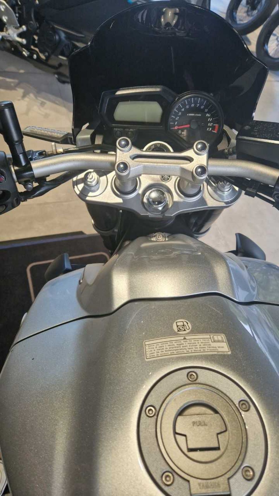 YAMAHA FZ1 4
