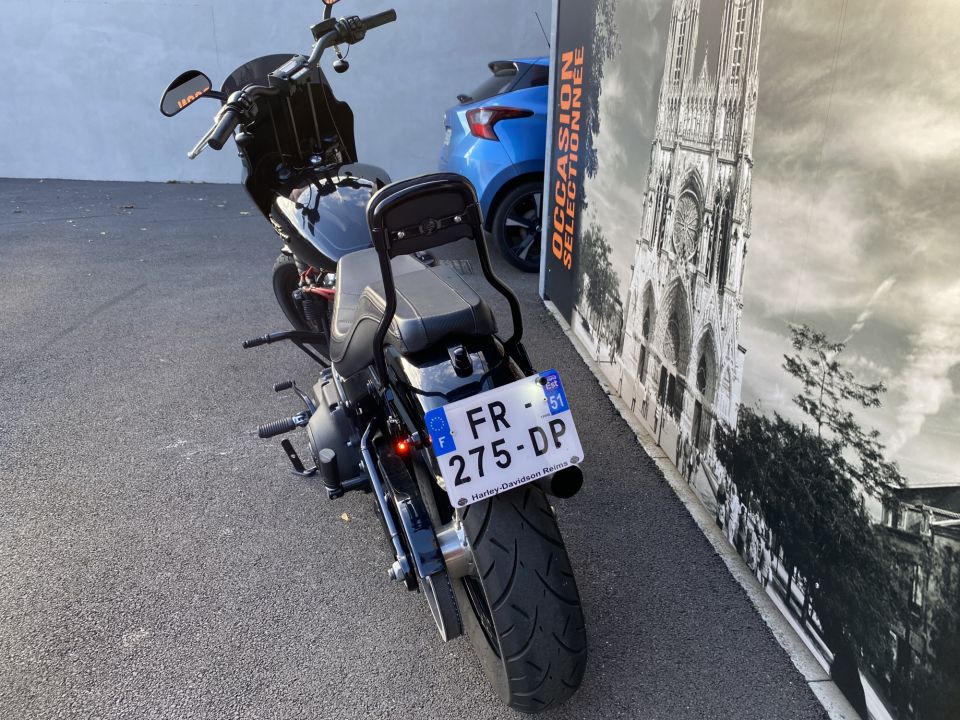 HARLEY-DAVIDSON SOFTAIL STREET BOB 1745 4