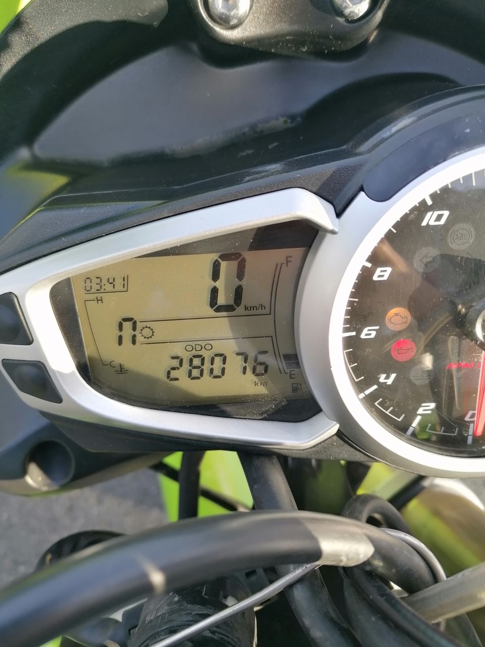 TRIUMPH STREET TRIPLE 675 4