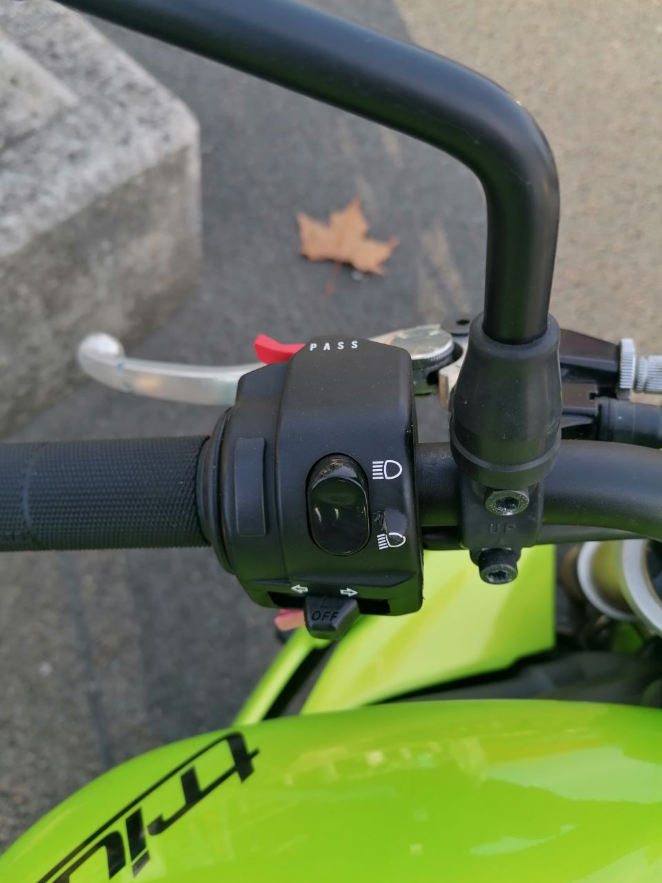 TRIUMPH STREET TRIPLE 675 4