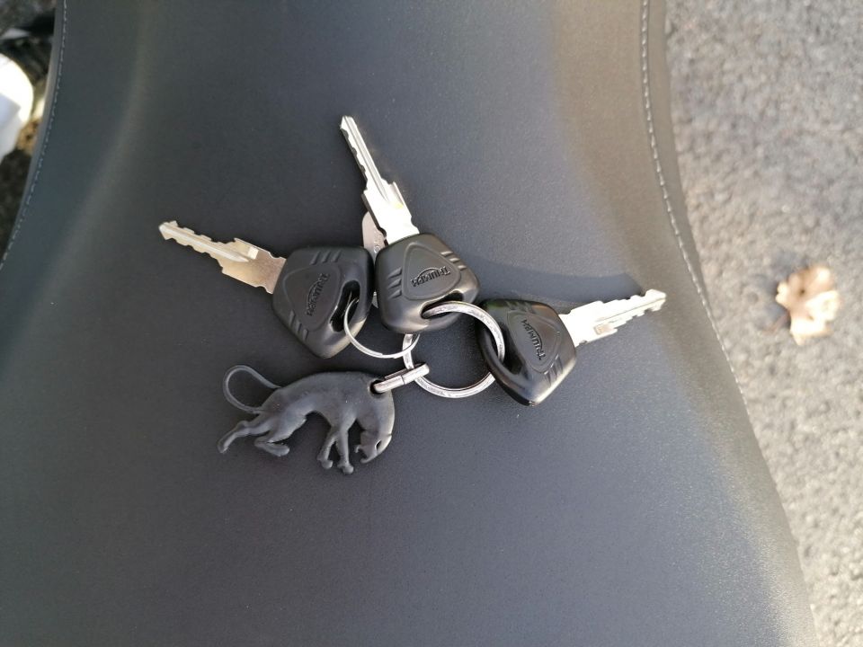 TRIUMPH STREET TRIPLE 675 4