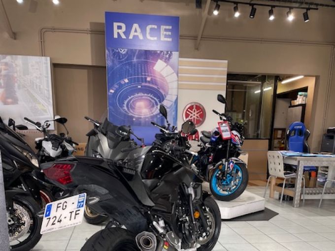 YAMAHA MT-03 4
