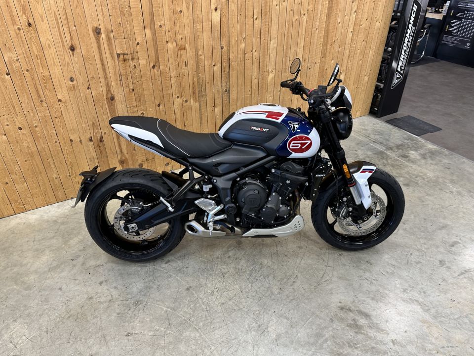 TRIUMPH TRIDENT 660 4