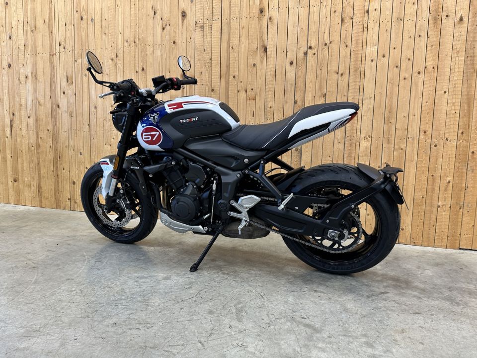 TRIUMPH TRIDENT 660 4