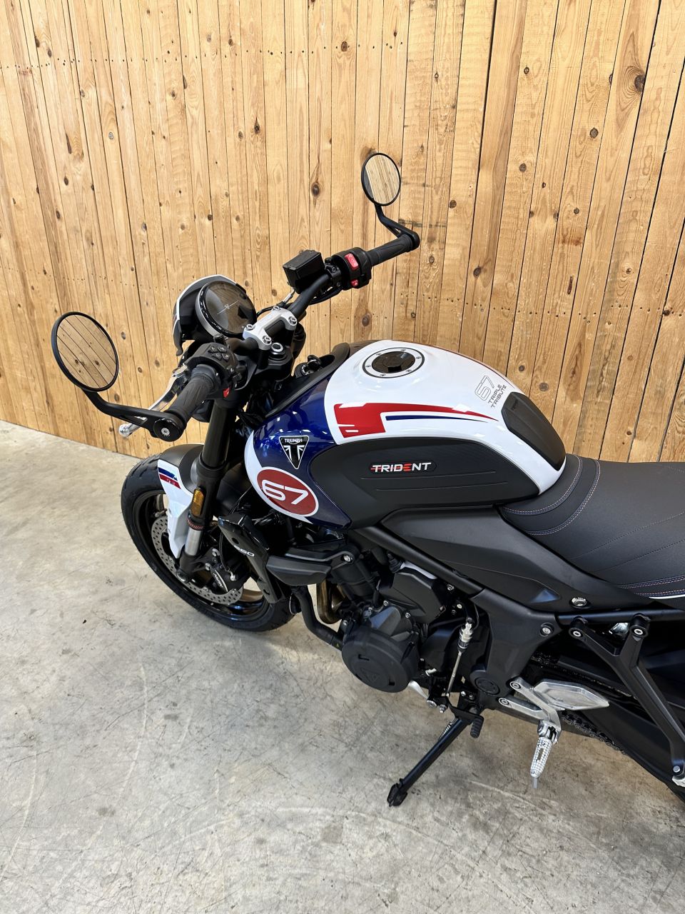 TRIUMPH TRIDENT 660 4