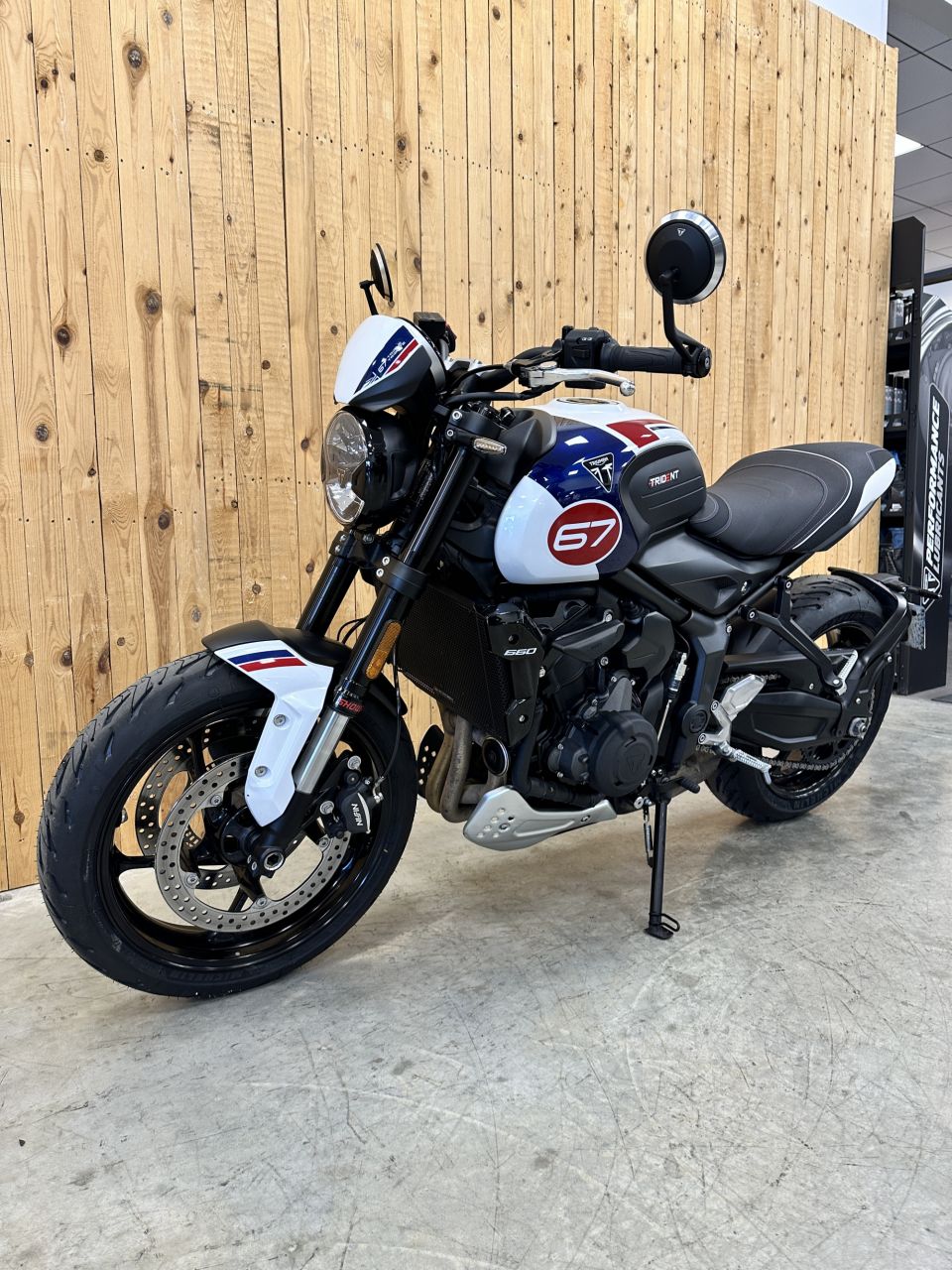 TRIUMPH TRIDENT 660 4