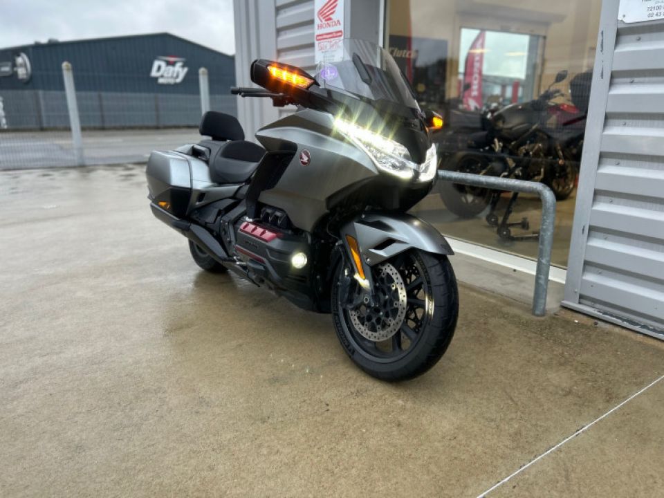 HONDA GOLDWING BAGGER DCT 4