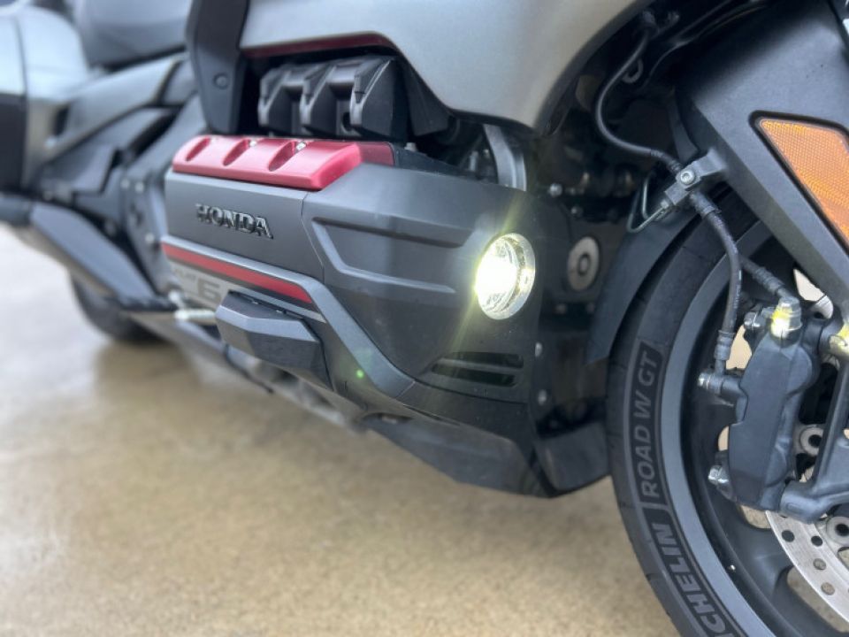 HONDA GOLDWING BAGGER DCT 4