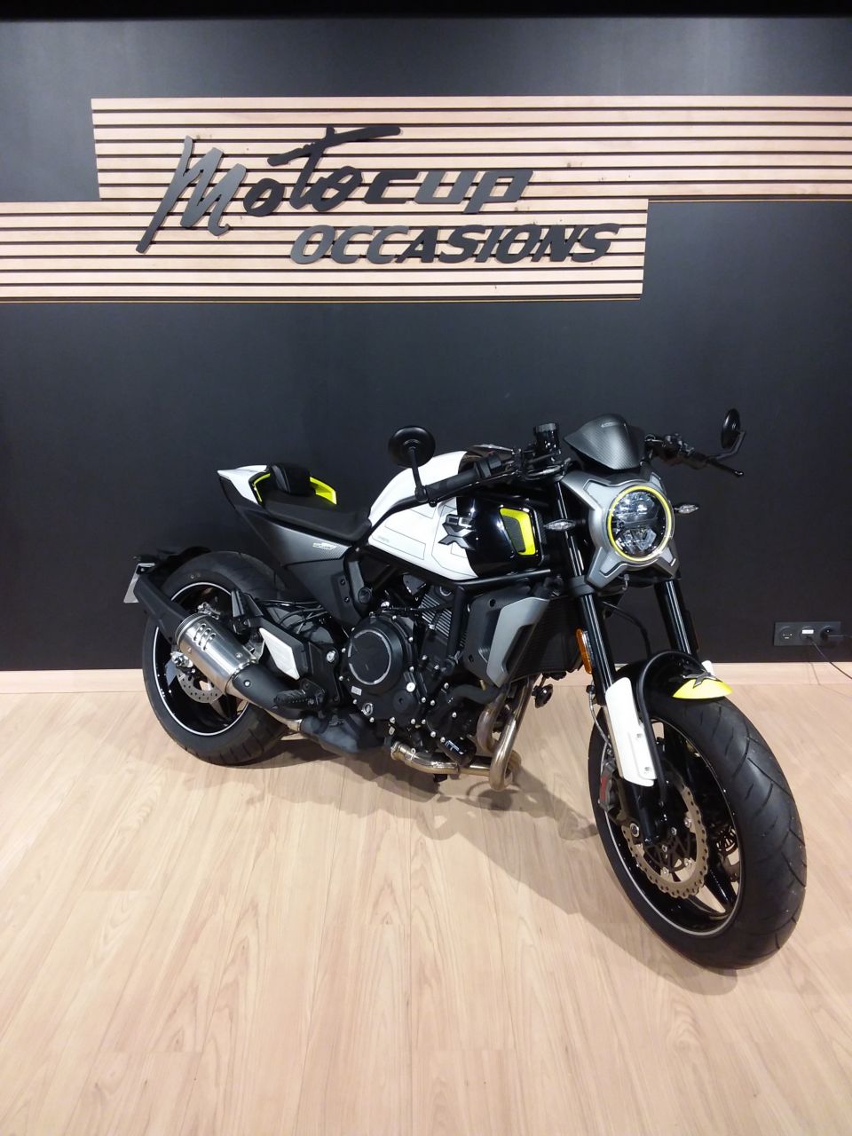CF MOTO 700 CLX SPORT 4
