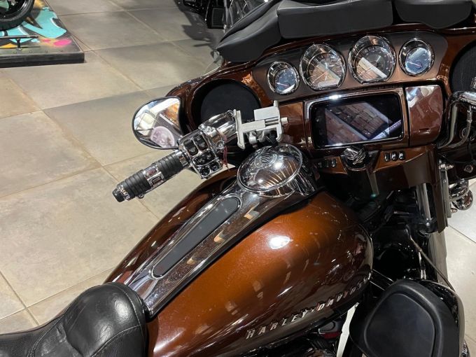 HARLEY-DAVIDSON TOURING ELECTRA GLIDE 1923 ULTRA CVO 4