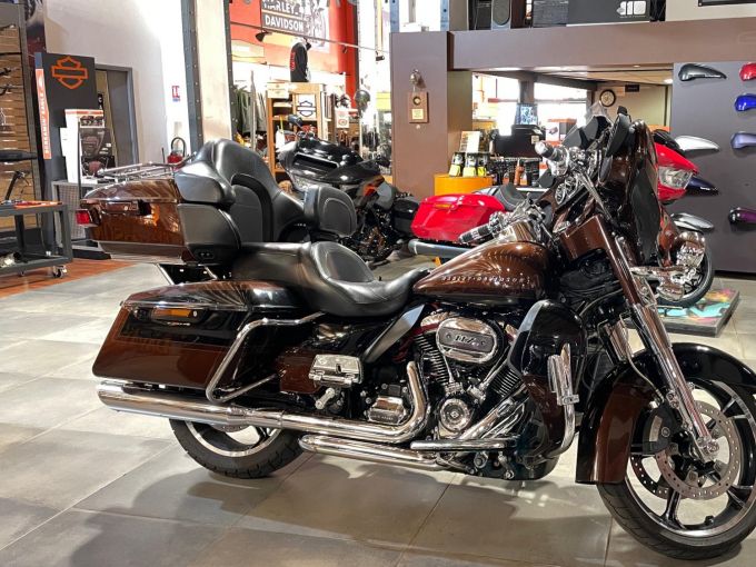 HARLEY-DAVIDSON TOURING ELECTRA GLIDE 1923 ULTRA CVO 4