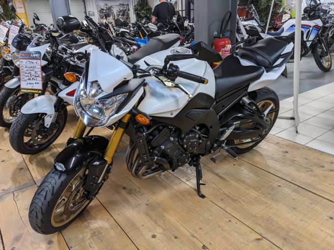 YAMAHA FZ8 4
