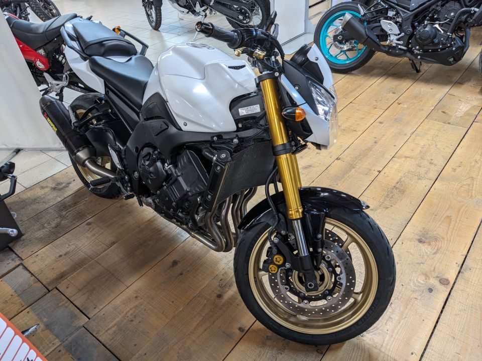 YAMAHA FZ8 4