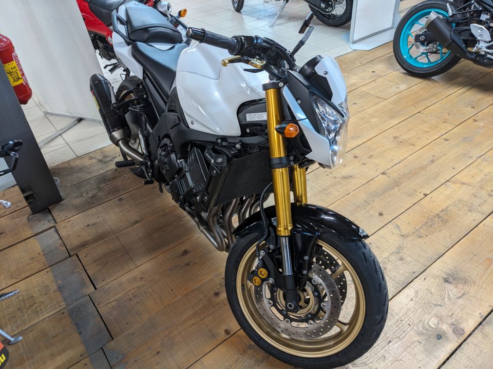 YAMAHA FZ8 4