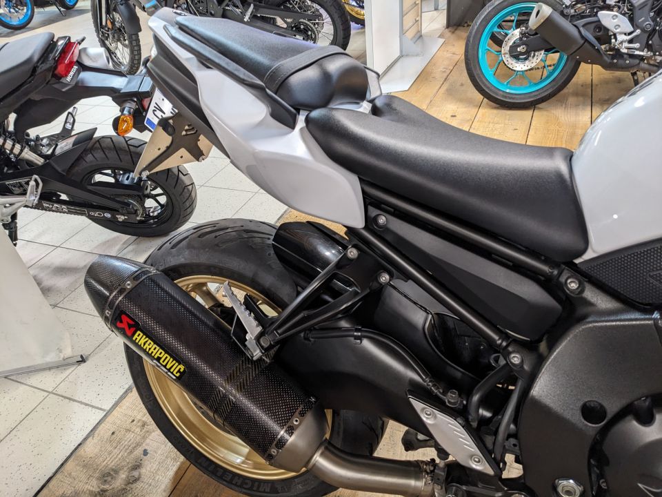 YAMAHA FZ8 4