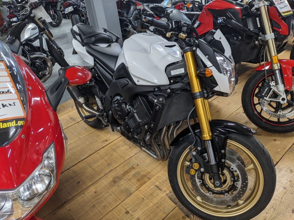YAMAHA FZ8 4