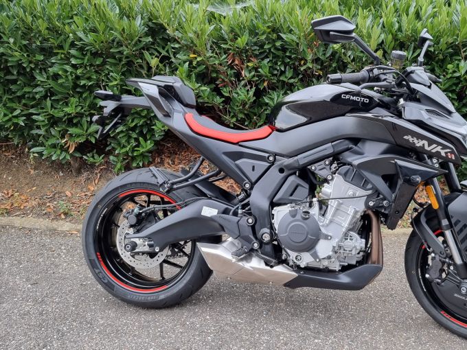 CF MOTO 675 NK 4
