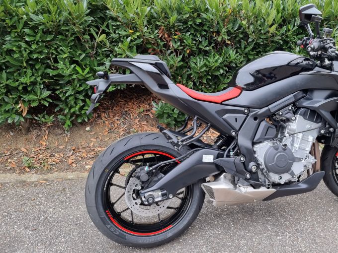CF MOTO 675 NK 4