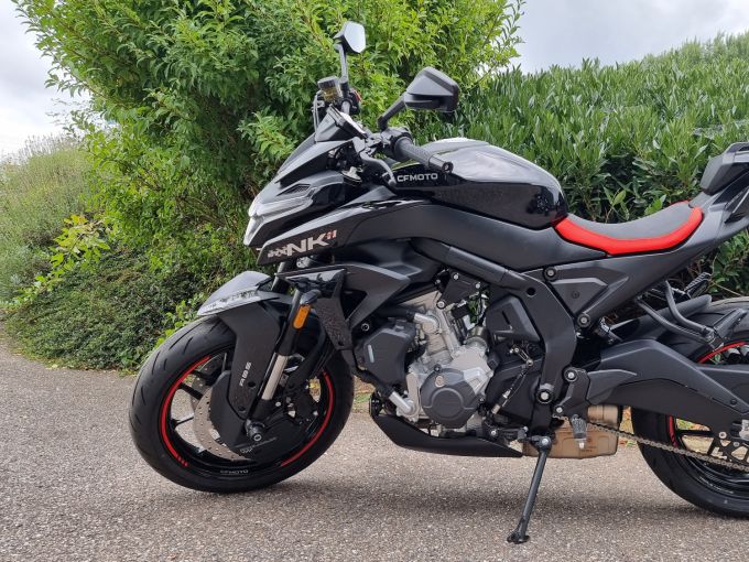 CF MOTO 675 NK 4