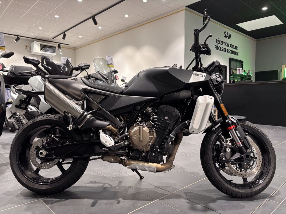 HUSQVARNA SVARTPILEN 801 4