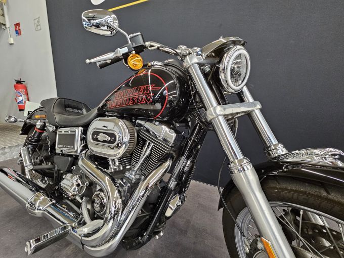 HARLEY-DAVIDSON DYNA LOW RIDER 1690 4