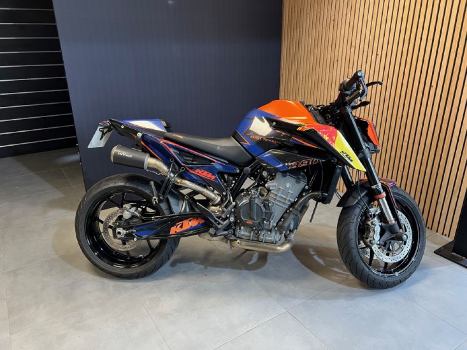 KTM 890 DUKE 4
