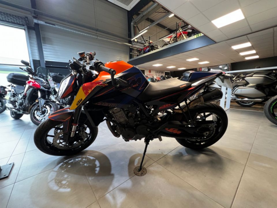 KTM 890 DUKE 4