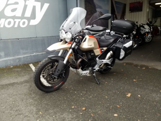 MOTO GUZZI V85 TT 4