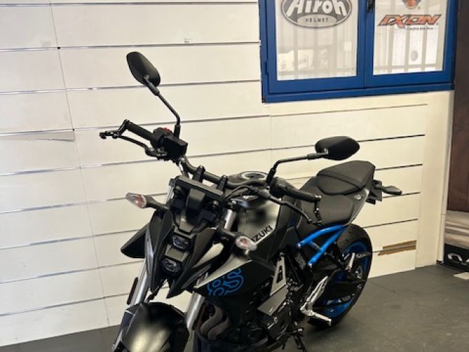 SUZUKI GSX-8S A2 4