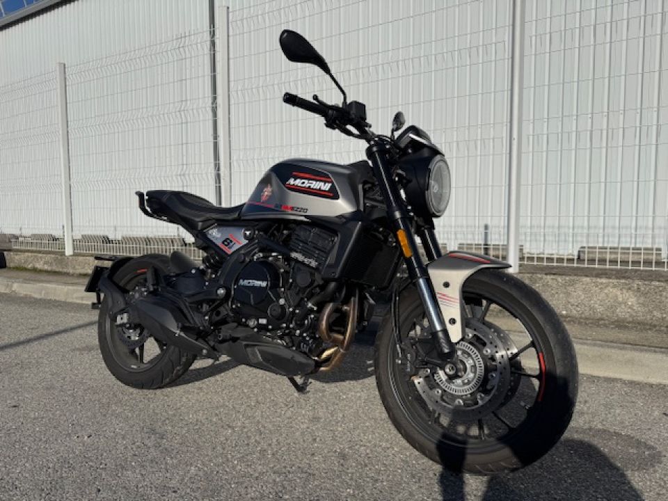 MOTO MORINI SEIEMMEZZO STR 650 4