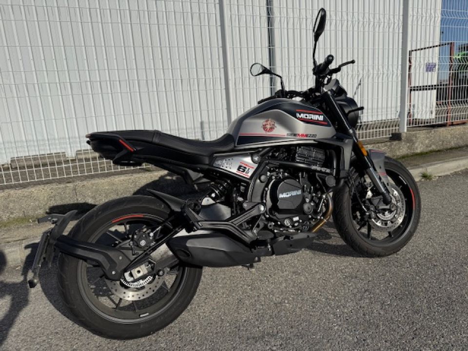 MOTO MORINI SEIEMMEZZO STR 650 4