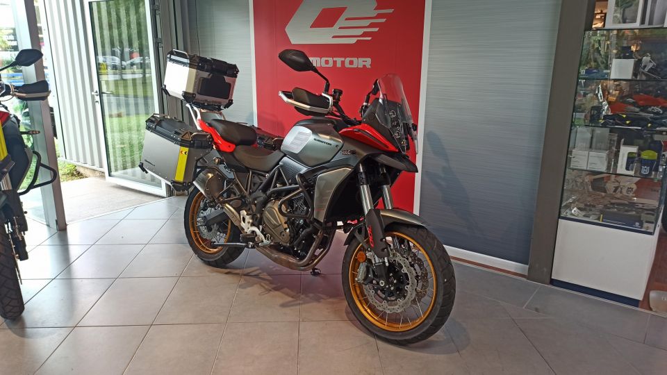 QJ MOTOR SRT 700 X TOURING 4