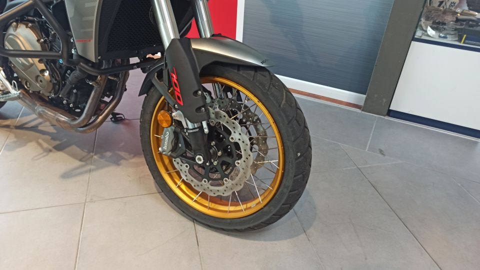 QJ MOTOR SRT 700 X TOURING 4