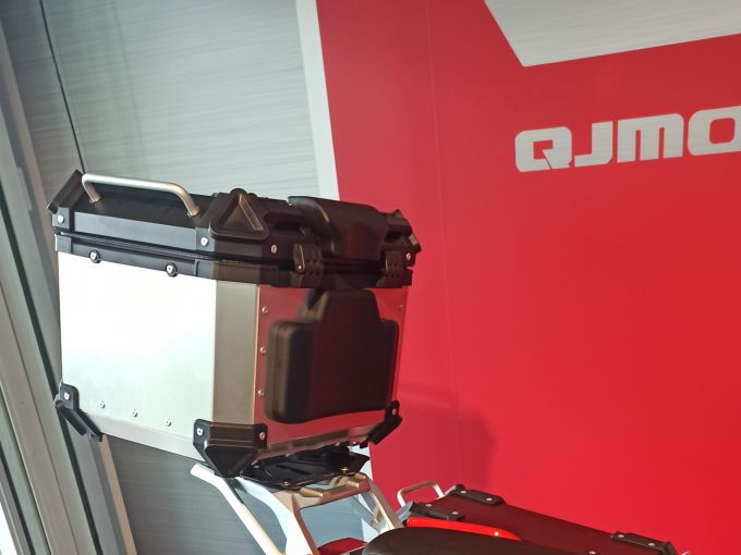 QJ MOTOR SRT 700 X TOURING 4