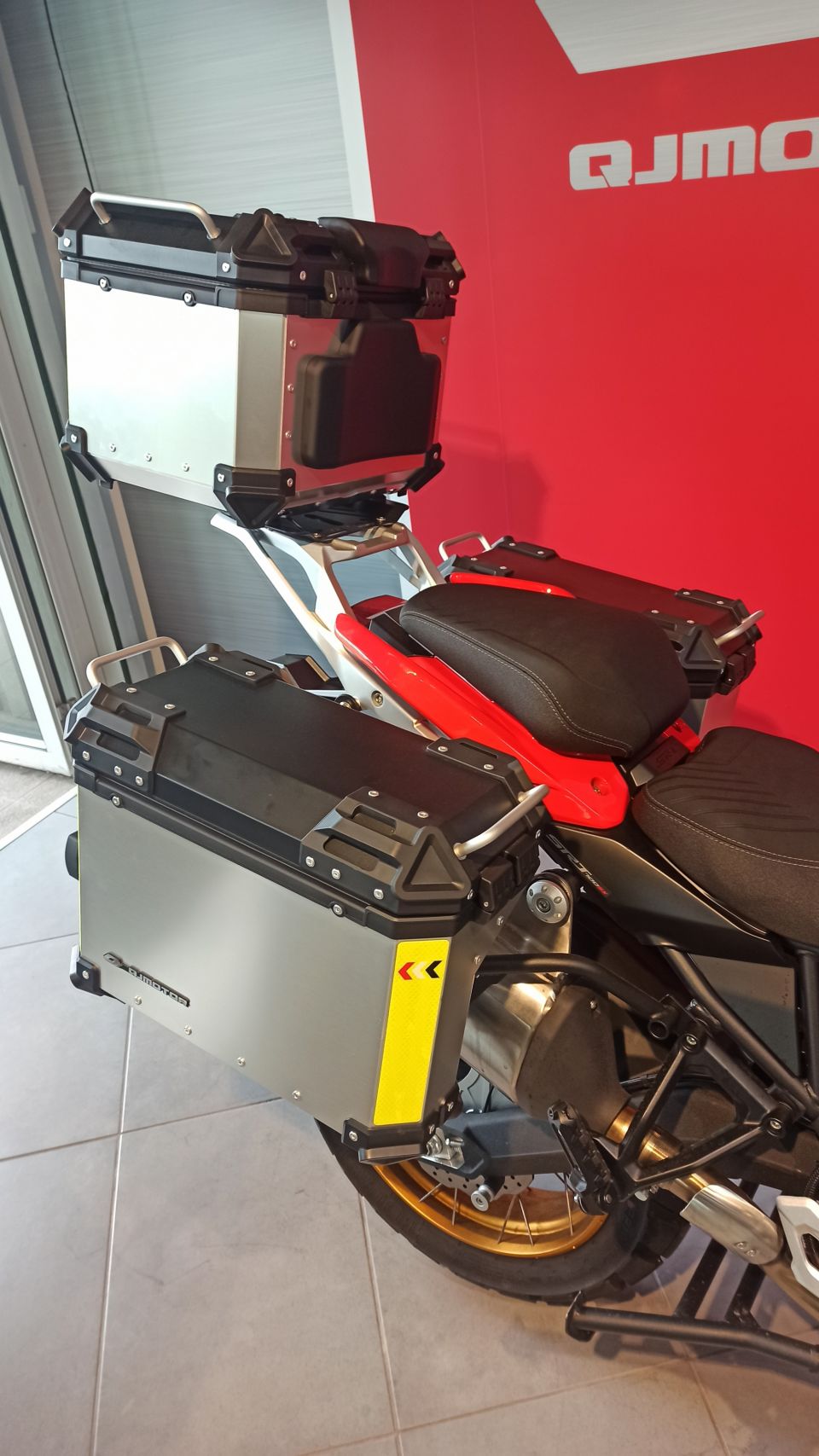 QJ MOTOR SRT 700 X TOURING 4