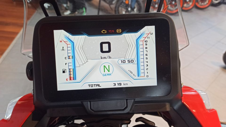 QJ MOTOR SRT 700 X TOURING 4