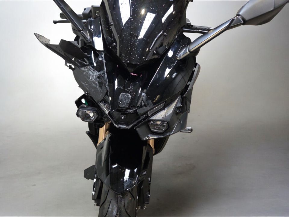 SUZUKI GSX-S 1000 GT 4