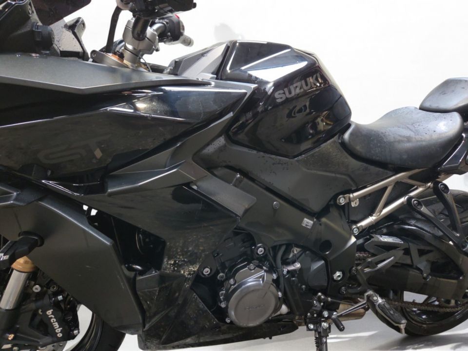 SUZUKI GSX-S 1000 GT 4