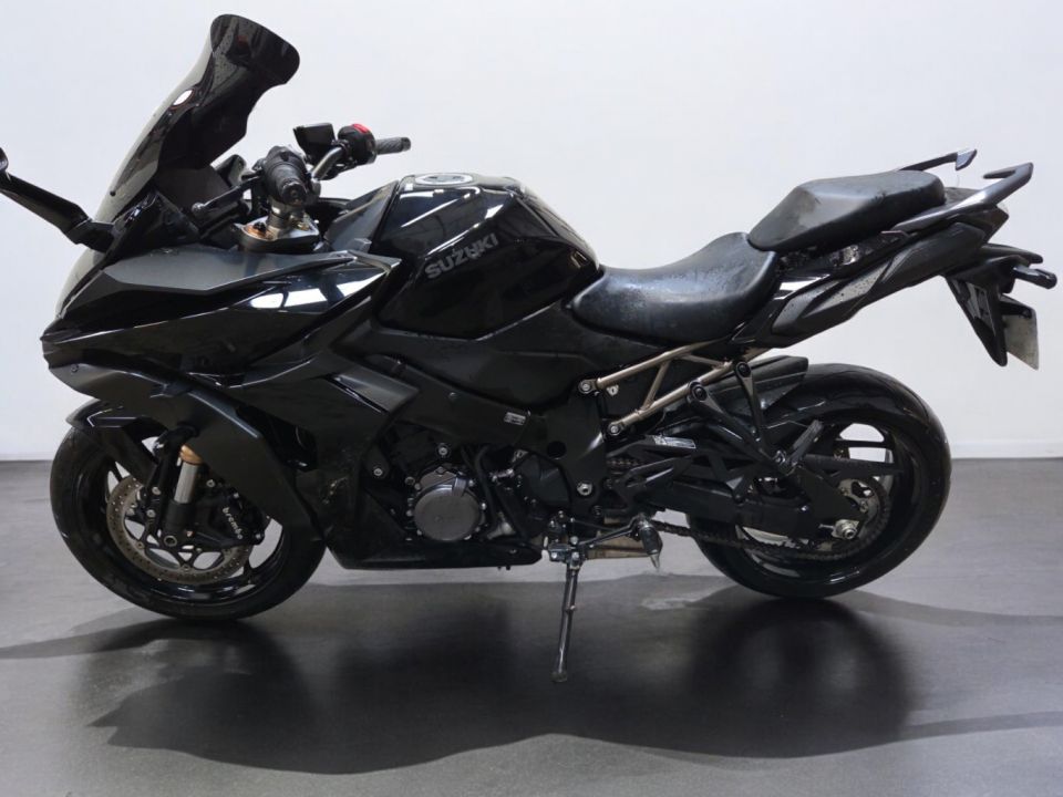 SUZUKI GSX-S 1000 GT 4