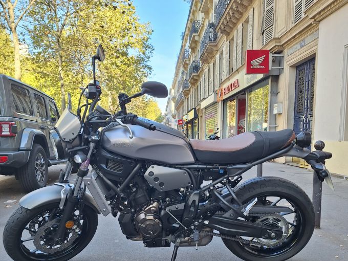YAMAHA XSR 700 ABS 4
