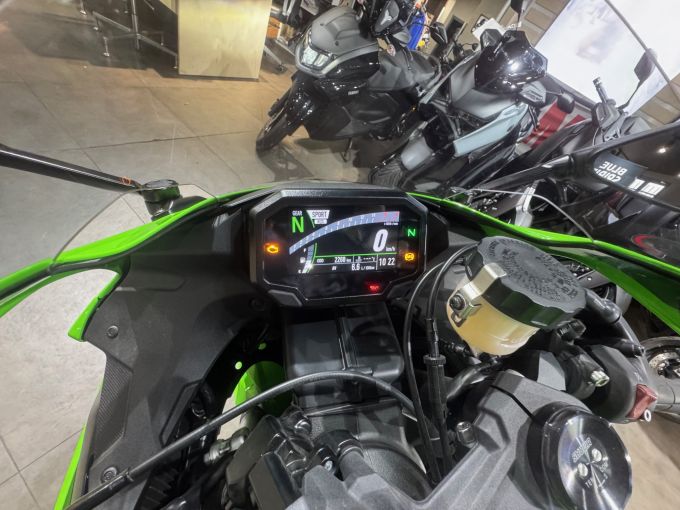 KAWASAKI ZX-6R 636 4