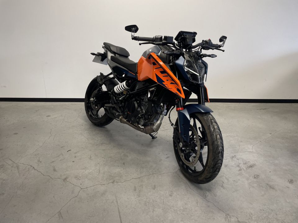 KTM 125 DUKE ABS 4