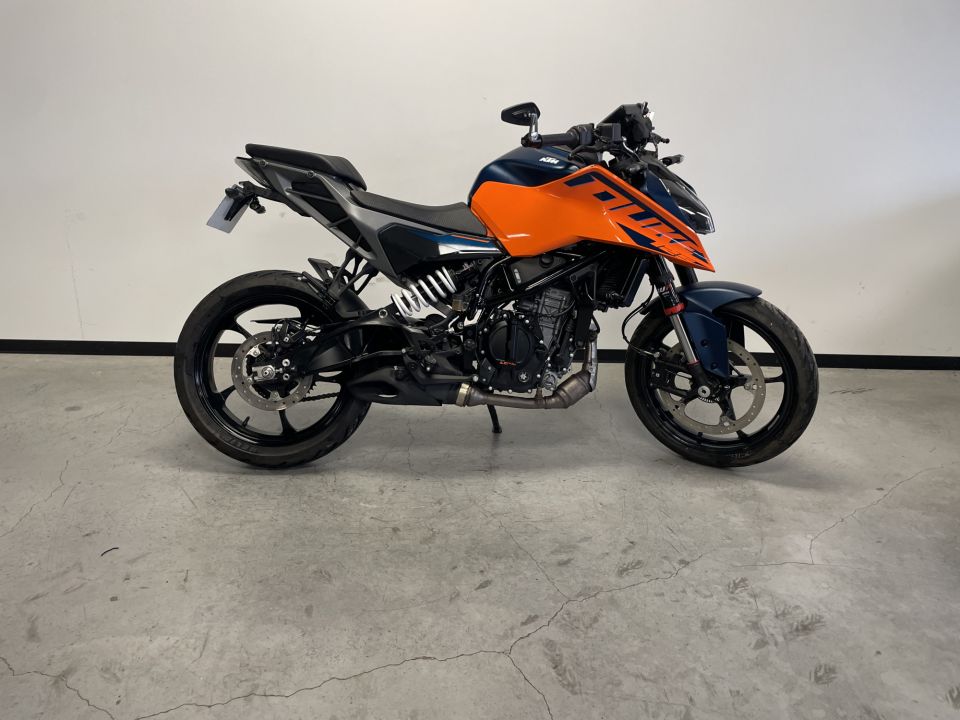 KTM 125 DUKE ABS 4