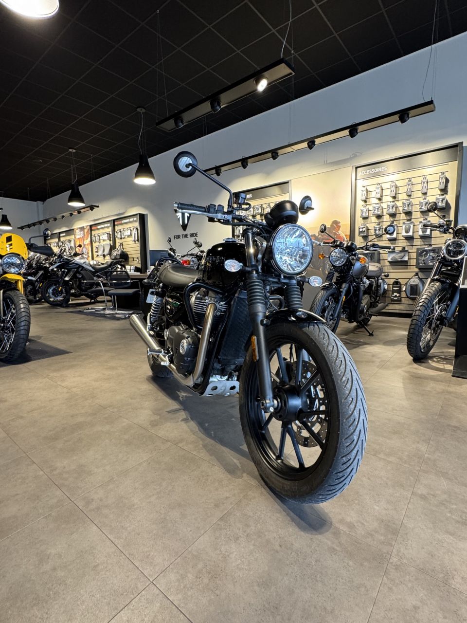 TRIUMPH SPEED TWIN 900 4