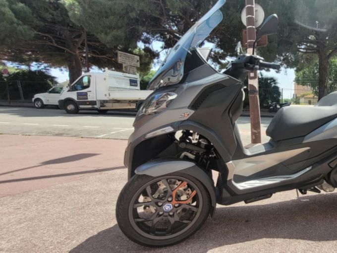 PIAGGIO MP3 530 HPE EXCLUSIVE 4