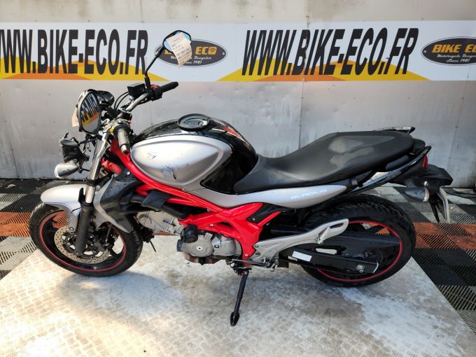 SUZUKI SFV 650 GLADIUS 4