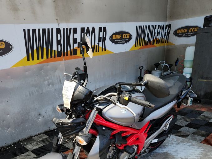 SUZUKI SFV 650 GLADIUS 4