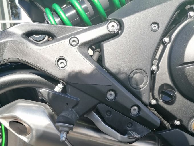 KAWASAKI ER-6 (47.5CV) 4