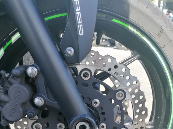 KAWASAKI ER-6 (47.5CV) 4
